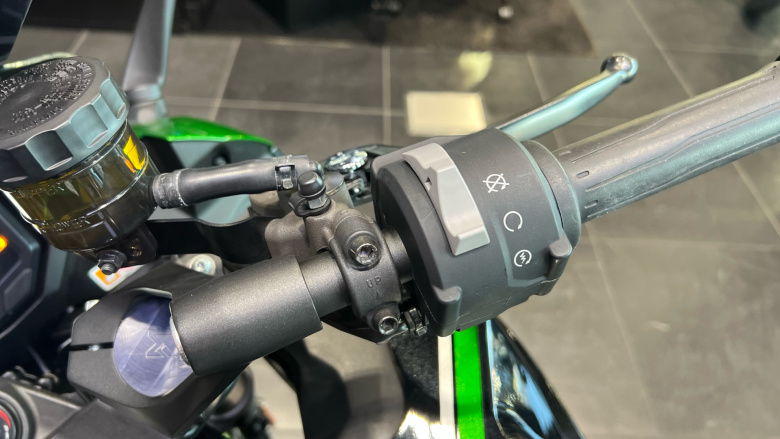 Kawasaki Ninja ZX1002KNSAN (22MY)